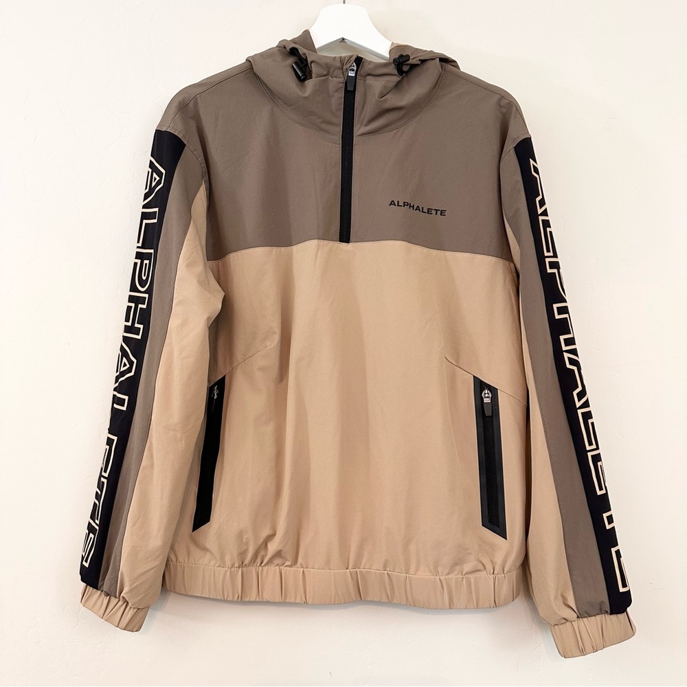 Alphalete Men’s Exp Tech Windbreaker-Desert Safari